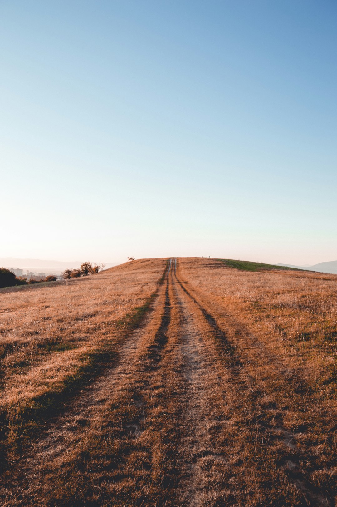 Why Money Customers Are Perfect for Selling Wyoming Land